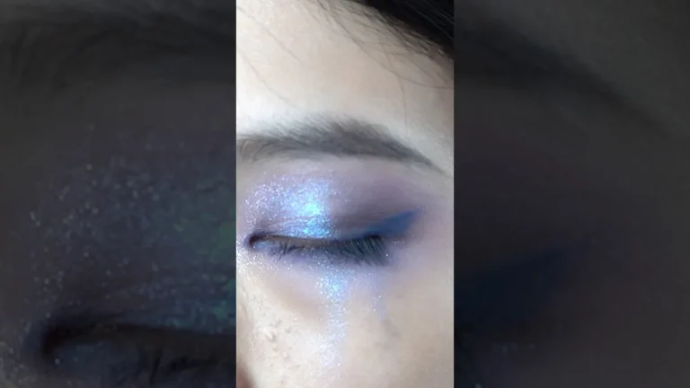 eye makeup blue eyeshadow